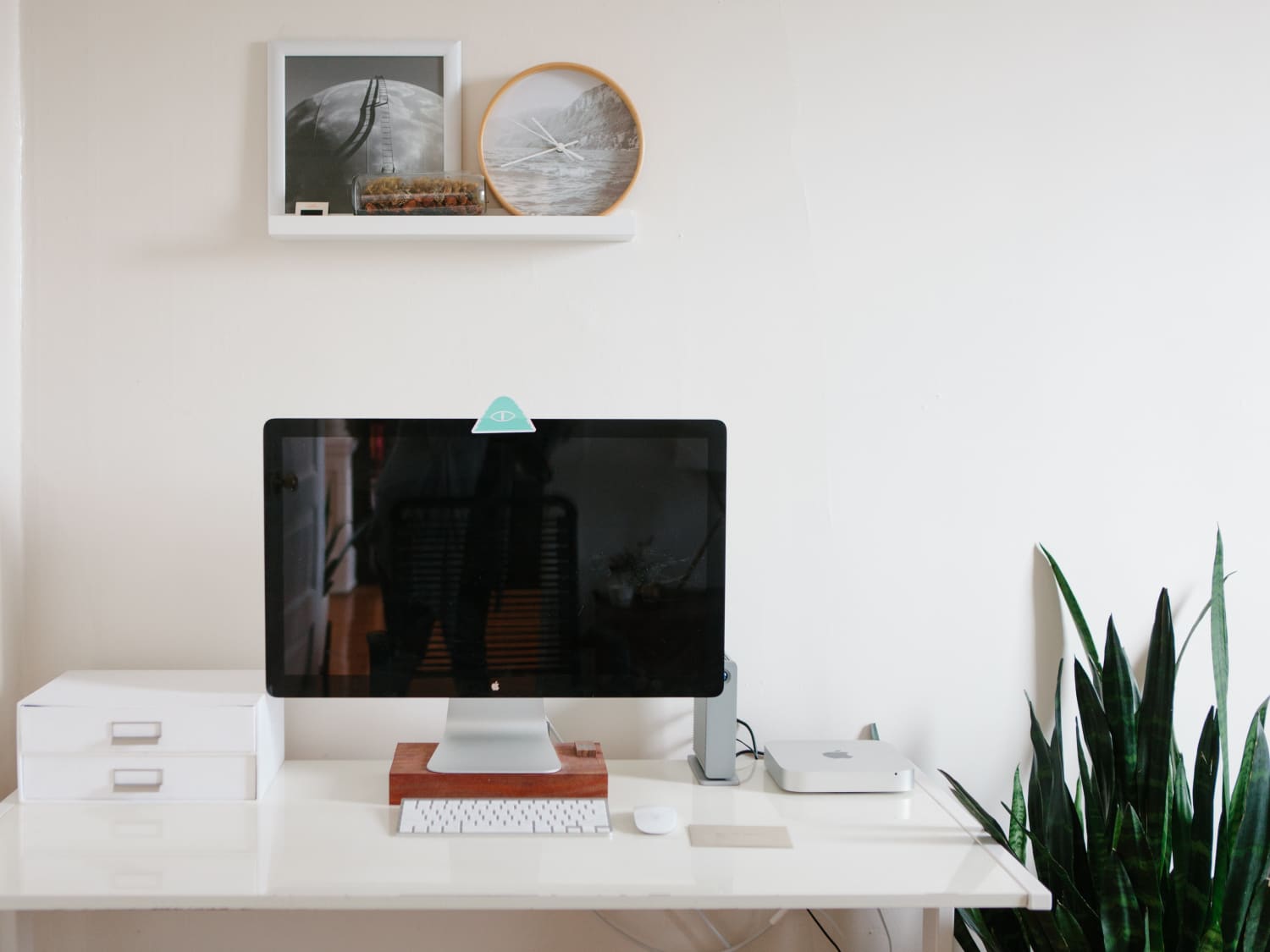 Fully desk shop